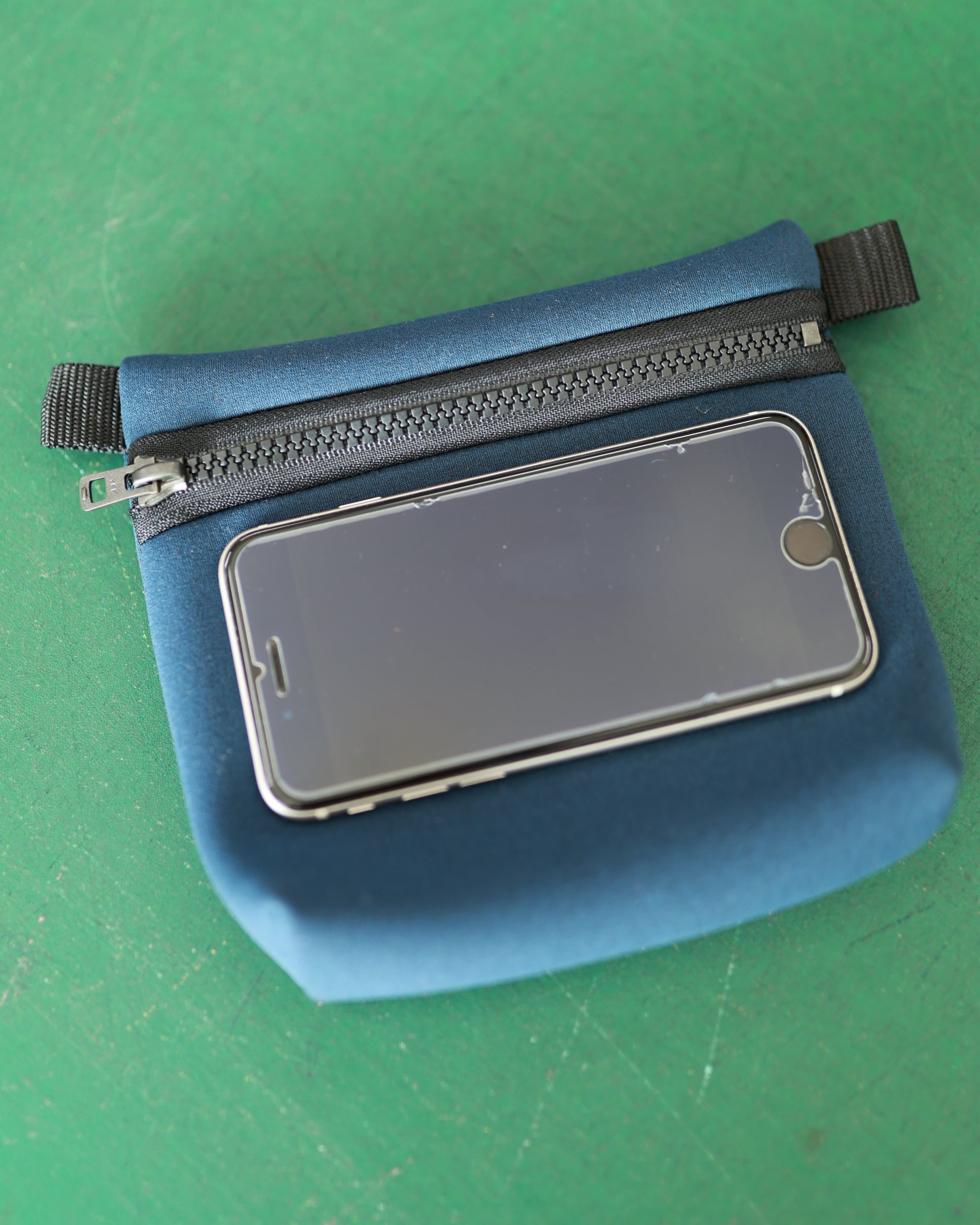 CARVY ネオプレーン・ハンドメイドポーチ【送料無料】